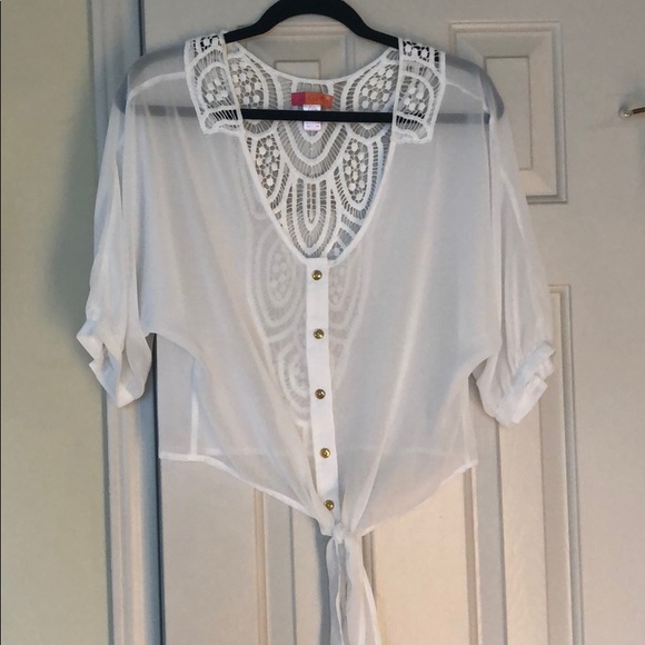 Super cute tie front 1/4 length sleeve - Picture 1 of 4